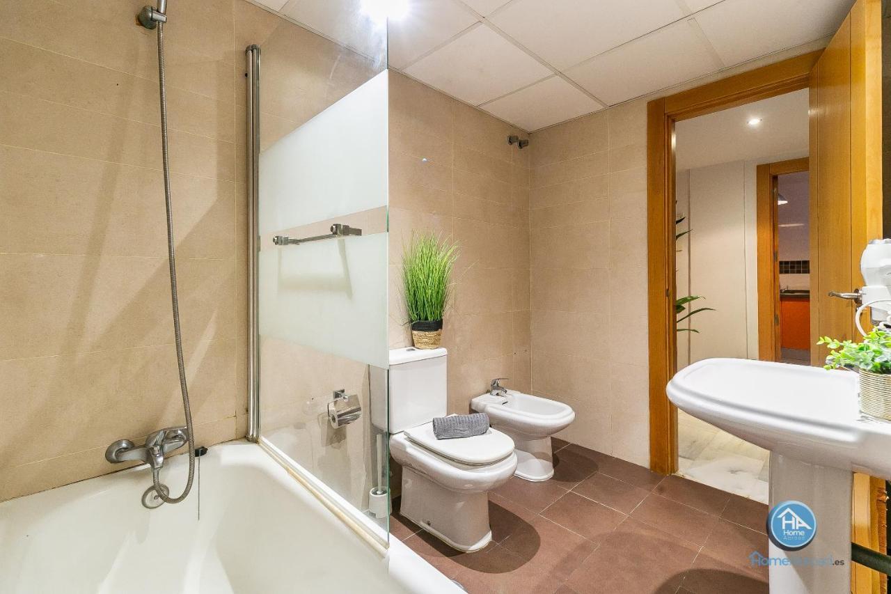 Paseo De La Salud Apartment Malaga Luaran gambar